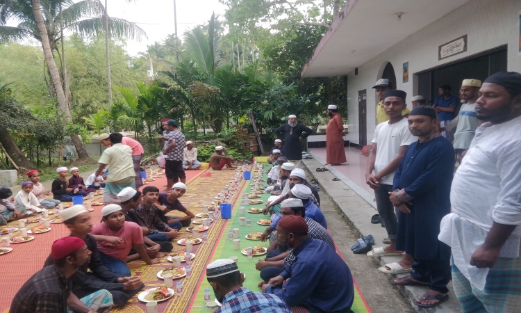 সোনাপুর পুরাতন জামে মসজিদ ইসলামী যুব সংঘের ইফতার মাহফিল
