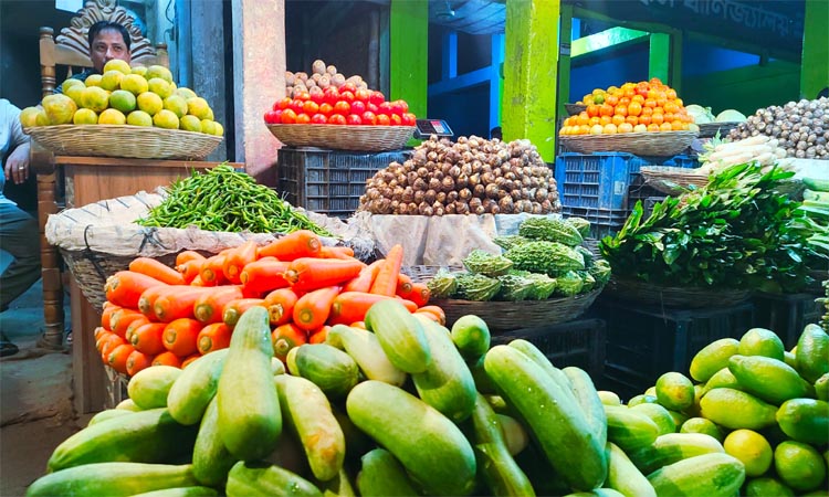 ওসমানীনগরে কমতে শুরু করেছে সবজির দাম