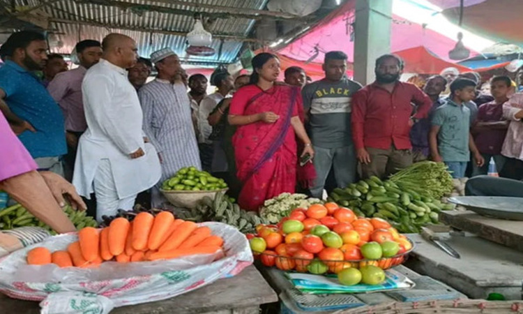 জৈন্তাপুরে বাজার মনিটরিংয়ে সবজির দাম কমলো