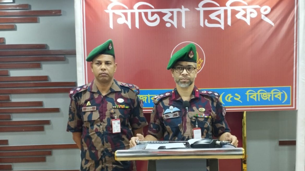 চোরাচালান বন্ধ, পুশইন ও কুরবানীর চামড়া পাচার রোধে ৫২ বিজিবি বিয়ানীবাজার ব্যাটালিয়নের মিডিয়া ব্রিফিং